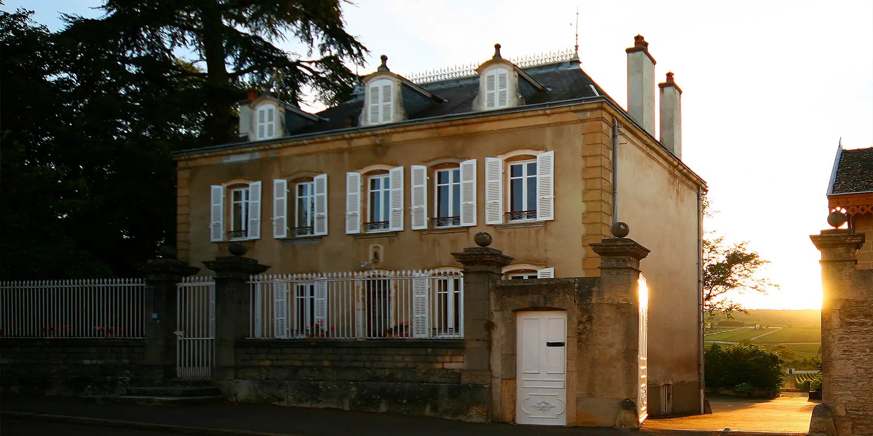Albert Gruivault estate facade